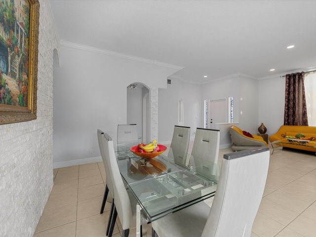 Продажа дома по адресу 3021 El Camino Real - фото 6760594