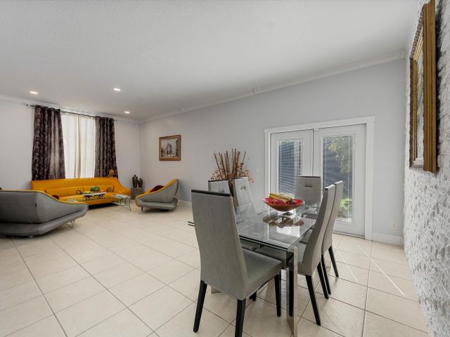 Продажа дома по адресу 3021 El Camino Real - фото 6760596