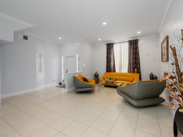 Продажа дома по адресу 3021 El Camino Real - фото 6760597