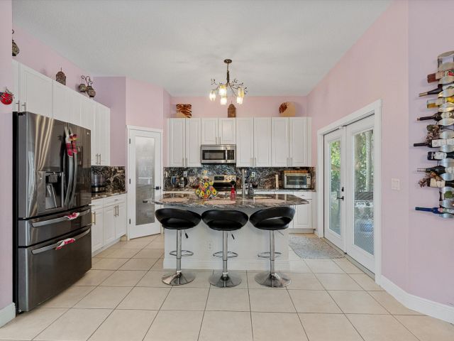 Продажа дома по адресу 3021 El Camino Real - фото 6760604