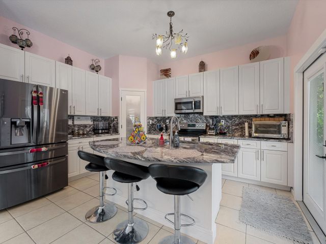 Продажа дома по адресу 3021 El Camino Real - фото 6760607