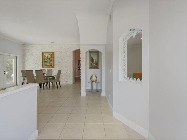 Продажа дома по адресу 3021 El Camino Real - фото 6760608