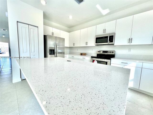 Продажа дома по адресу 12948 SW 229th St - фото 5710434