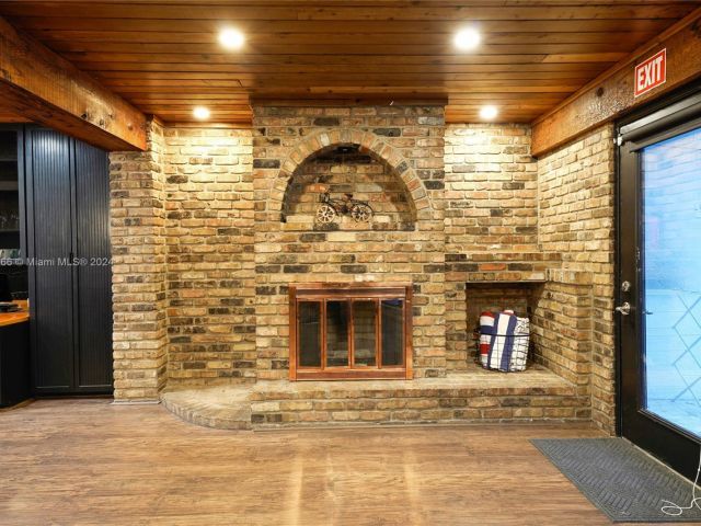 Продажа дома по адресу 5000 Grant St - фото 5530359