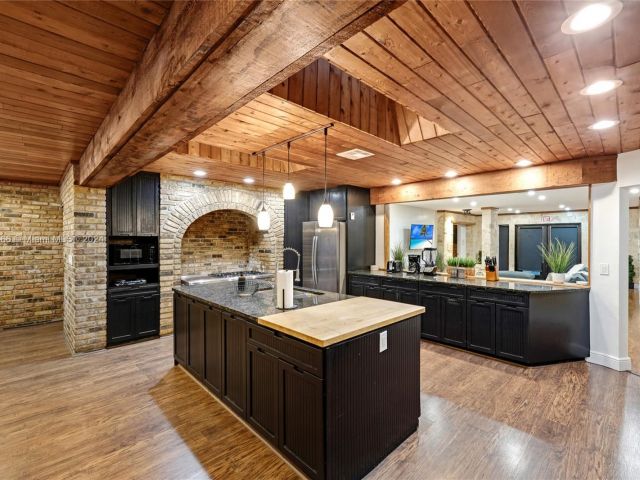 Продажа дома по адресу 5000 Grant St - фото 5530362