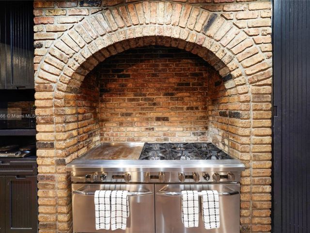 Продажа дома по адресу 5000 Grant St - фото 5530364