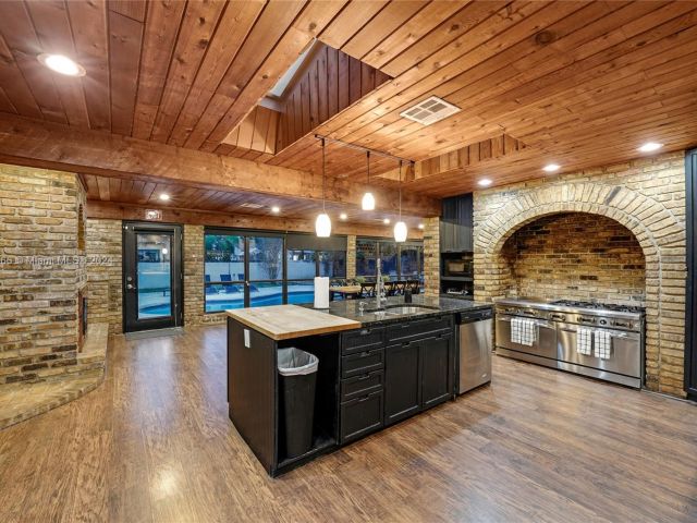 Продажа дома по адресу 5000 Grant St - фото 5530366