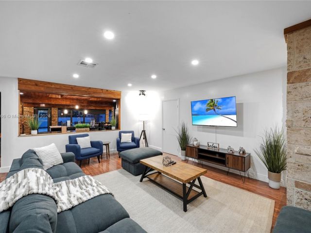 Продажа дома по адресу 5000 Grant St - фото 5530369