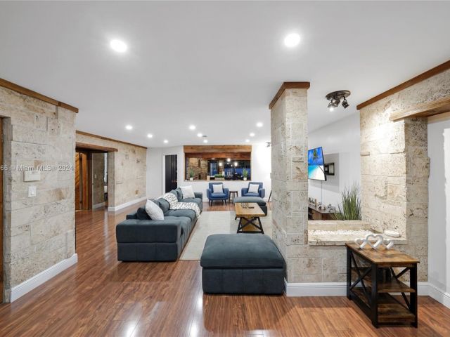 Продажа дома по адресу 5000 Grant St - фото 5530371