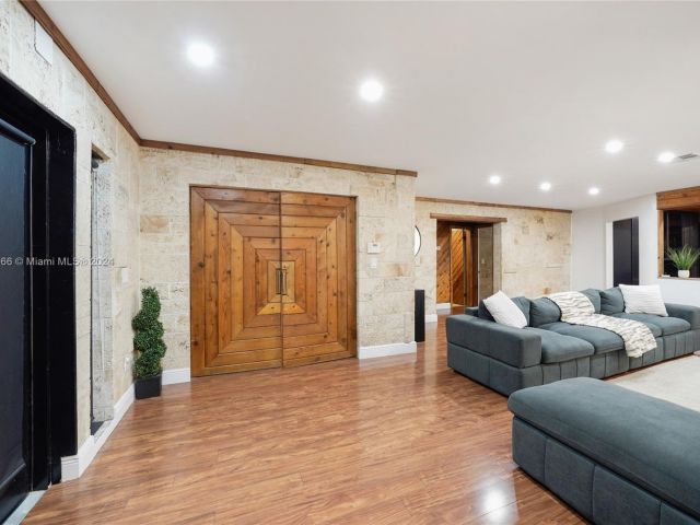 Продажа дома по адресу 5000 Grant St - фото 5530372