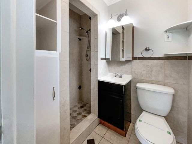 Продажа дома по адресу 232 NW 25th Street - фото 6717329