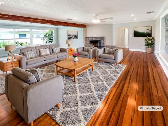 Продажа дома по адресу 232 NW 25th Street - фото 6717345