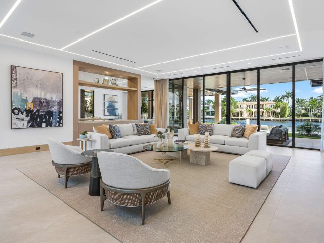 Продажа дома по адресу 1520 Royal Palm Way - фото 5591704