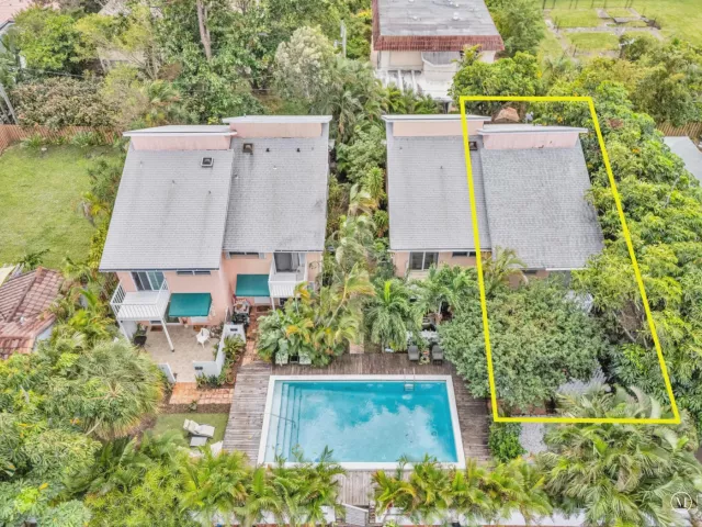 Продажа дома по адресу 1912 NE 6th Street - фото 9025739