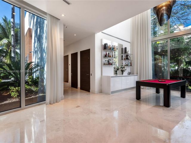 Продажа дома по адресу 400 Tamarind Dr - фото 5523343