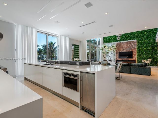 Продажа дома по адресу 400 Tamarind Dr - фото 5523345