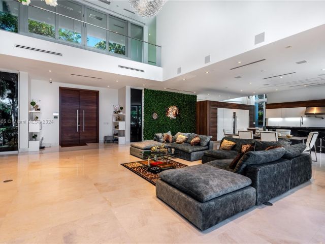 Продажа дома по адресу 400 Tamarind Dr - фото 5523351