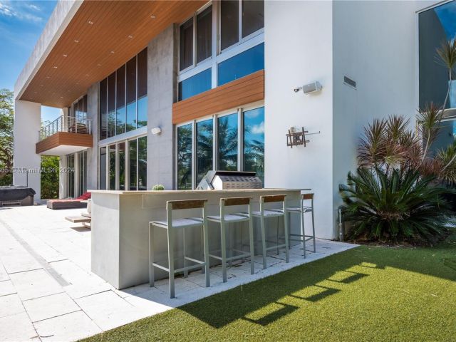 Продажа дома по адресу 400 Tamarind Dr - фото 5523355