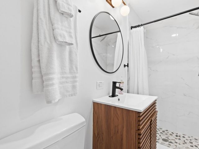 Продажа дома по адресу 615 SE 11th Ave - фото 5901089