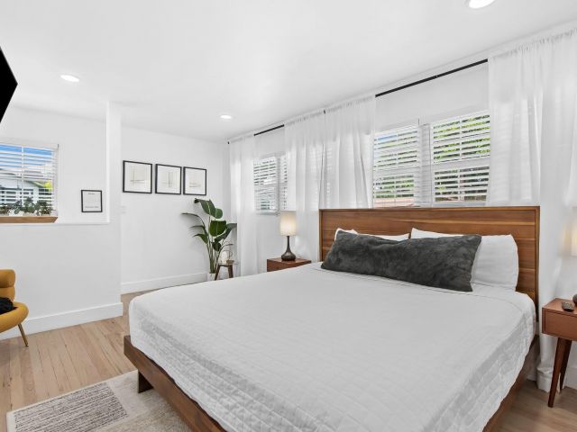 Продажа дома по адресу 615 SE 11th Ave - фото 5901092