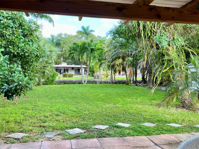 Продажа дома по адресу 808 SW 8th Ter - фото 6000669