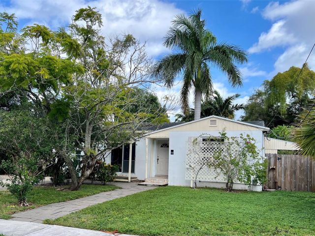 Продажа дома по адресу 808 SW 8th Ter - фото 6000670