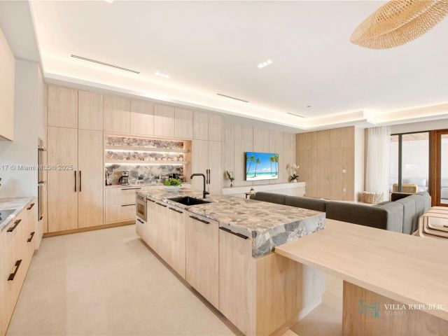 Дом в аренду по адресу 1200 NE 87th St - фото 5697764