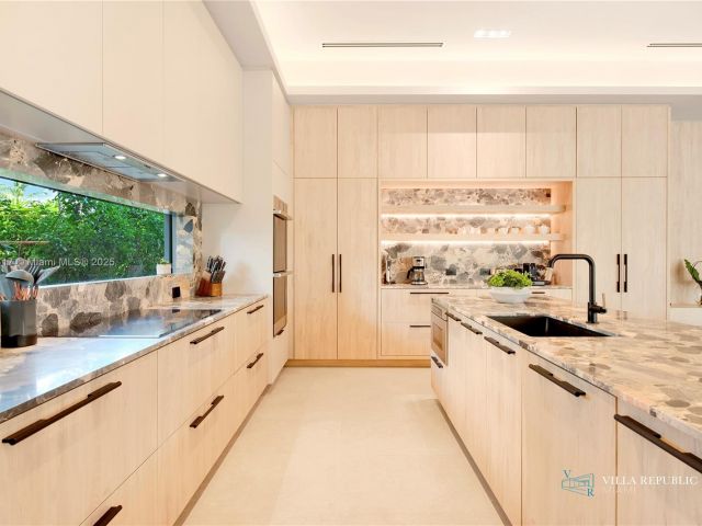 Дом в аренду по адресу 1200 NE 87th St - фото 5697765