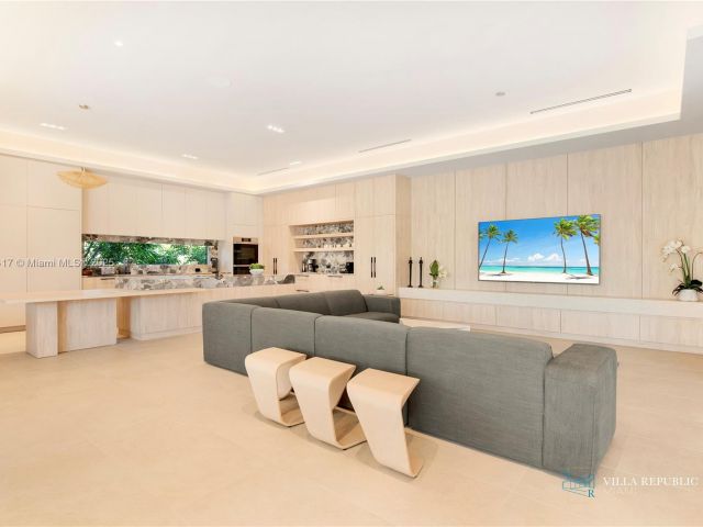 Дом в аренду по адресу 1200 NE 87th St - фото 5697768