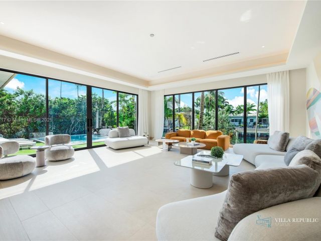 Дом в аренду по адресу 1200 NE 87th St - фото 5697769