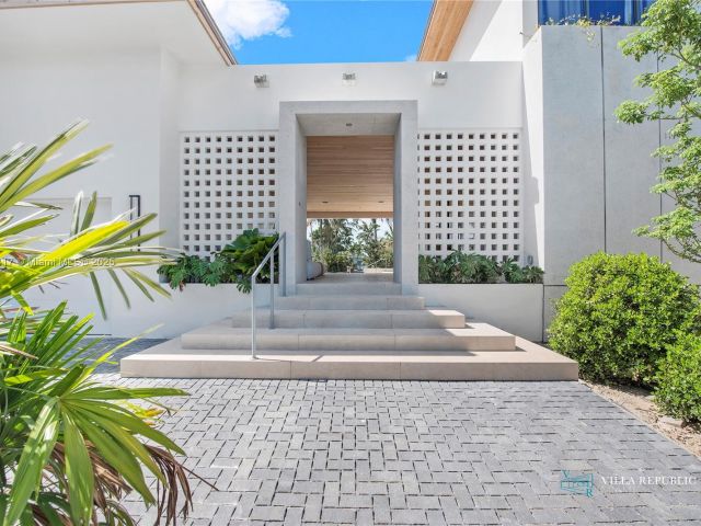 Дом в аренду по адресу 1200 NE 87th St - фото 5697772