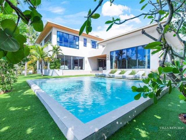 Дом в аренду по адресу 1200 NE 87th St - фото 5697776