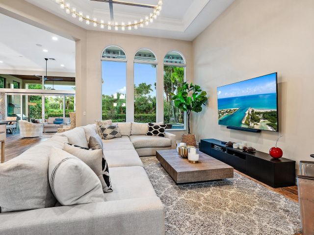 Продажа дома по адресу 7190 Tradition Cove Lane E - фото 5776609