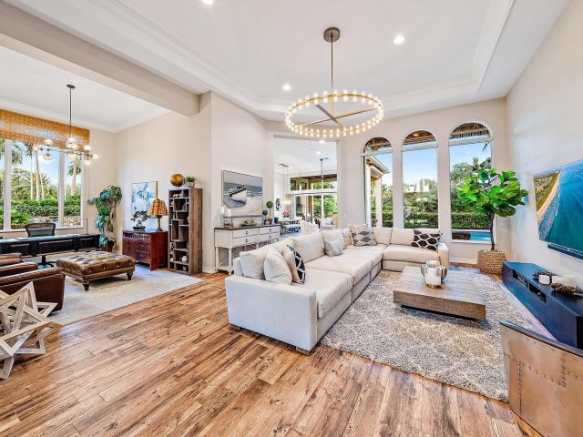 Продажа дома по адресу 7190 Tradition Cove Lane E - фото 5776610