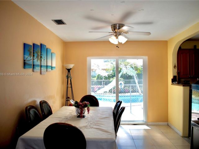 Продажа дома по адресу 2206 Washington St - фото 5753851