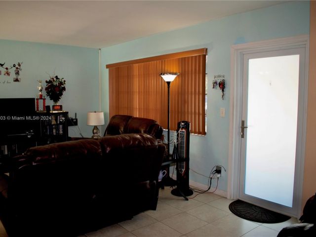 Продажа дома по адресу 2206 Washington St - фото 5753856