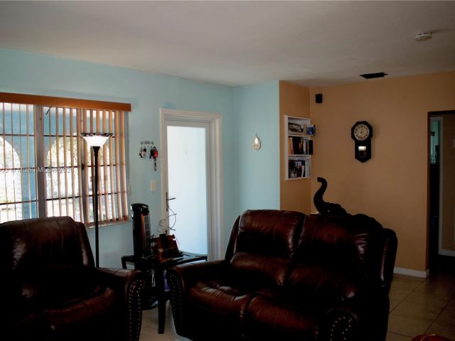 Продажа дома по адресу 2206 Washington St - фото 5753857