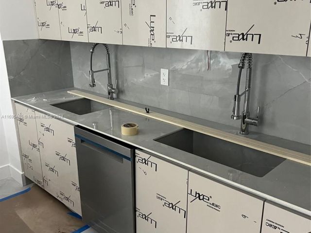 Продажа квартиры #15P- Newly Renovated - фото 7506954