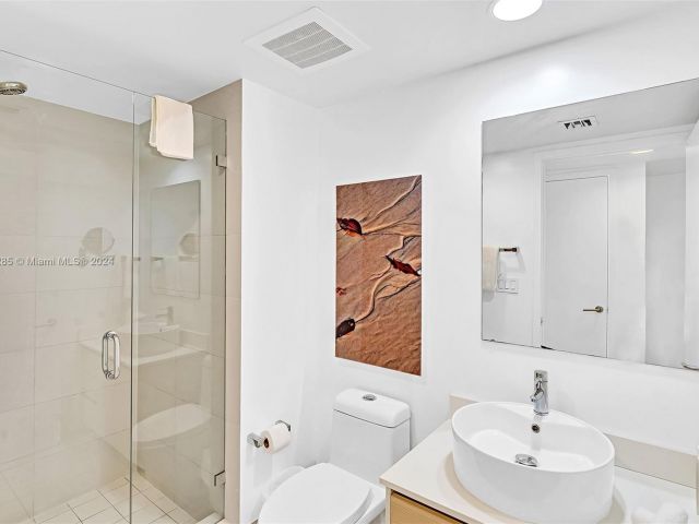 Продажа дома по адресу 2602 E Hallandale Beach Blvd Unit #R2708 - фото 5524544