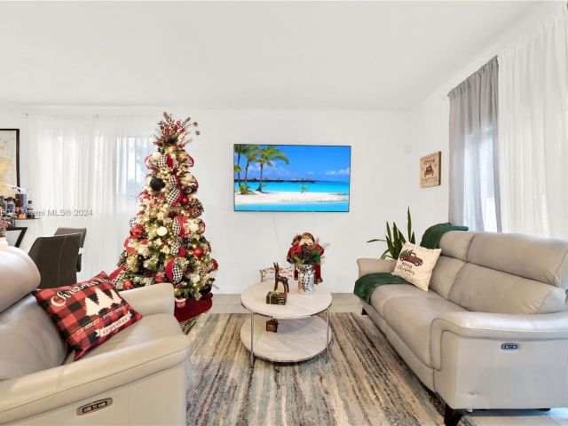 Продажа дома по адресу 1707 SE 9th Ter - фото 6135725