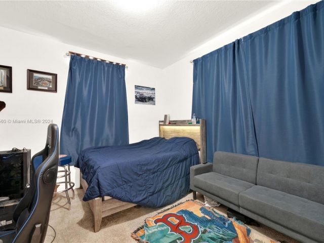 Продажа дома по адресу 1707 SE 9th Ter - фото 6135730