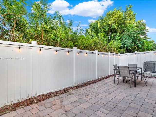 Продажа дома по адресу 1707 SE 9th Ter - фото 6135732