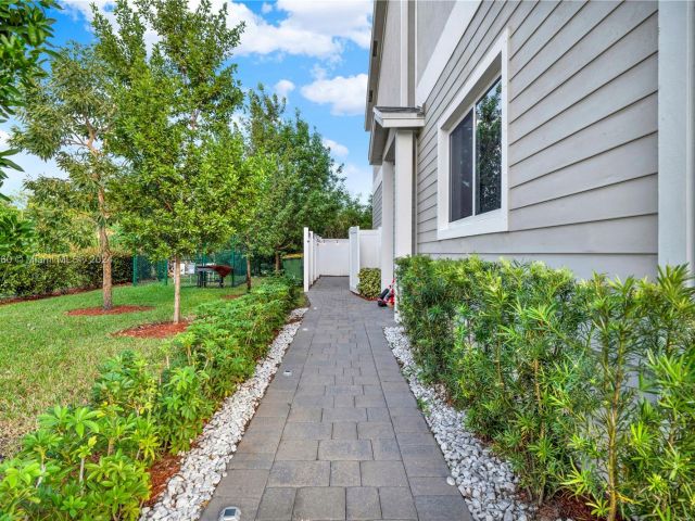 Продажа дома по адресу 1707 SE 9th Ter - фото 6135733