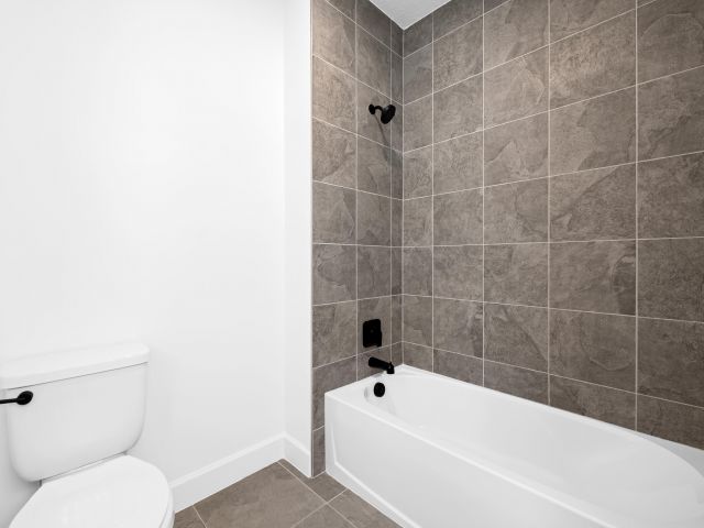 Продажа дома по адресу 2732 NW 87th Terrace - фото 6688331