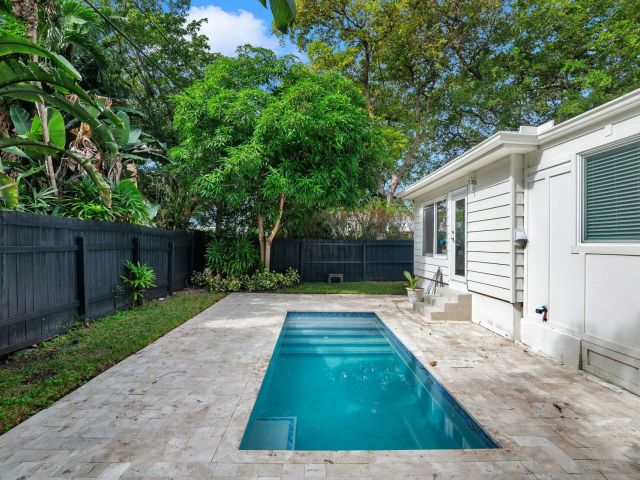 Дом в аренду по адресу 240 Almeria Road - фото 5766399