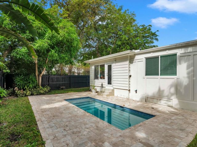 Дом в аренду по адресу 240 Almeria Road - фото 5766400