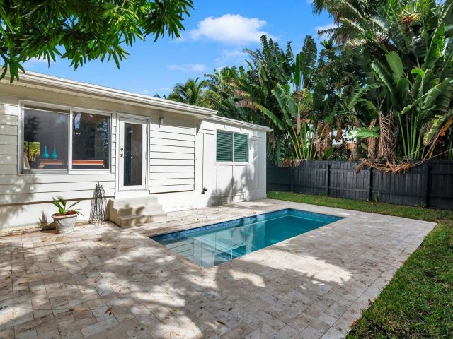 Дом в аренду по адресу 240 Almeria Road - фото 5766401