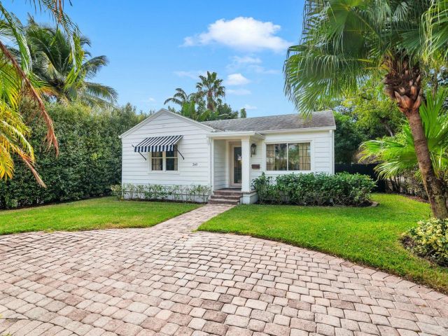 Дом в аренду по адресу 240 Almeria Road - фото 5766416