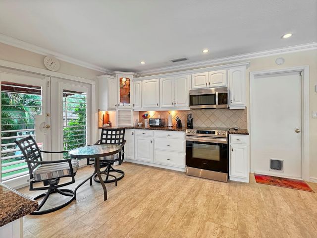 Продажа дома по адресу 6500 NE 20th Ter - фото 5892057