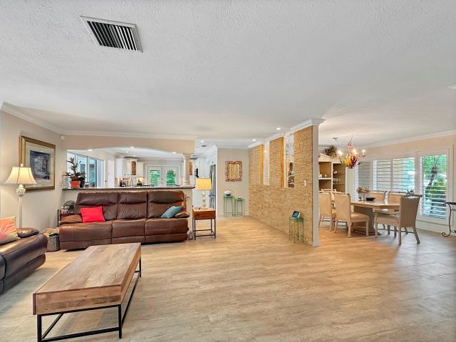 Продажа дома по адресу 6500 NE 20th Ter - фото 5892064